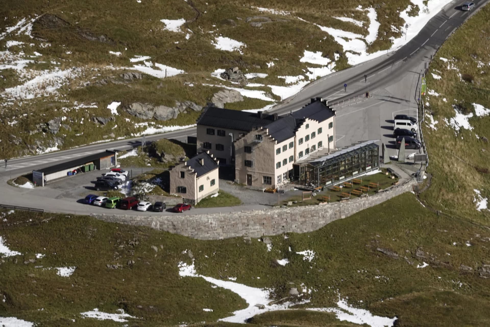 Blick von der Kaiser-Franz-Josefs-Höhe auf das Panorama Restaurant & Kaiser Franz-Josef-Haus